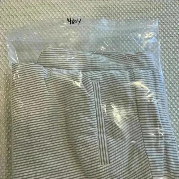 ✨Hilary Radley Women's Seersucker Pull-On Ankle Pants medium Blue Stripe Stretch - Picture 10 of 10